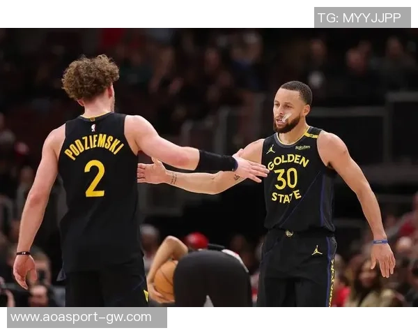 库里42分6助攻7篮板表现惊艳美网友称其为掘金之父历史最佳控卫 库里42分6助攻7篮板表现惊艳美网友称其为掘金之父历史最佳控卫