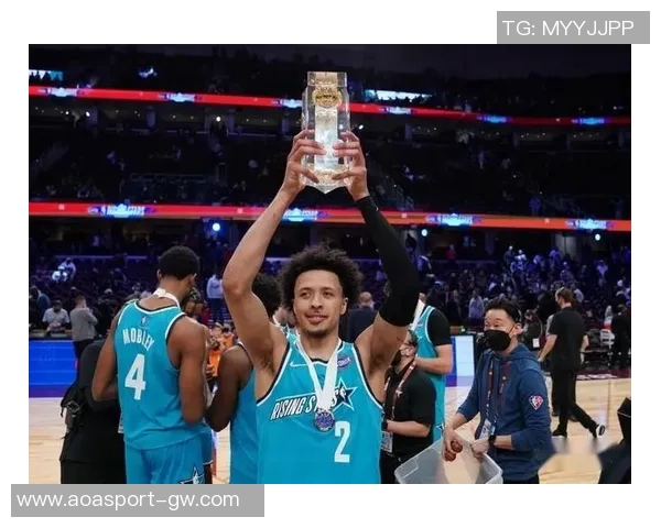 康宁汉姆赞斯图尔特防守能力超群上篮扣篮无一能逃脱他封盖